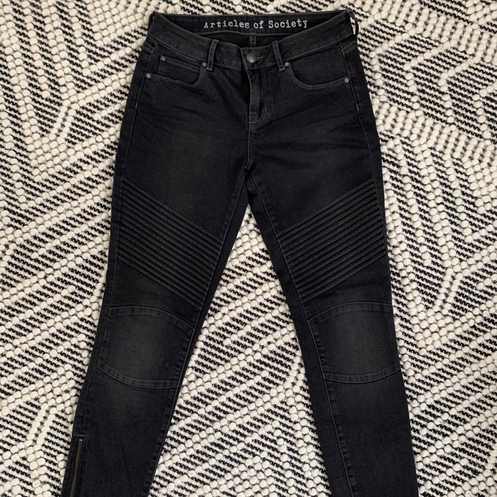 Size 26 Articles of Society Moto Jeans